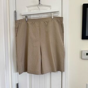 Trandition Size 14P Tan Casual Shorts Inseam 9 Inches